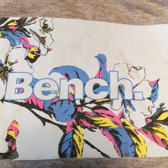 Women's XS T-shirts - Picture 4 of 16